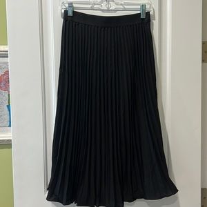Black midi pleated skirt